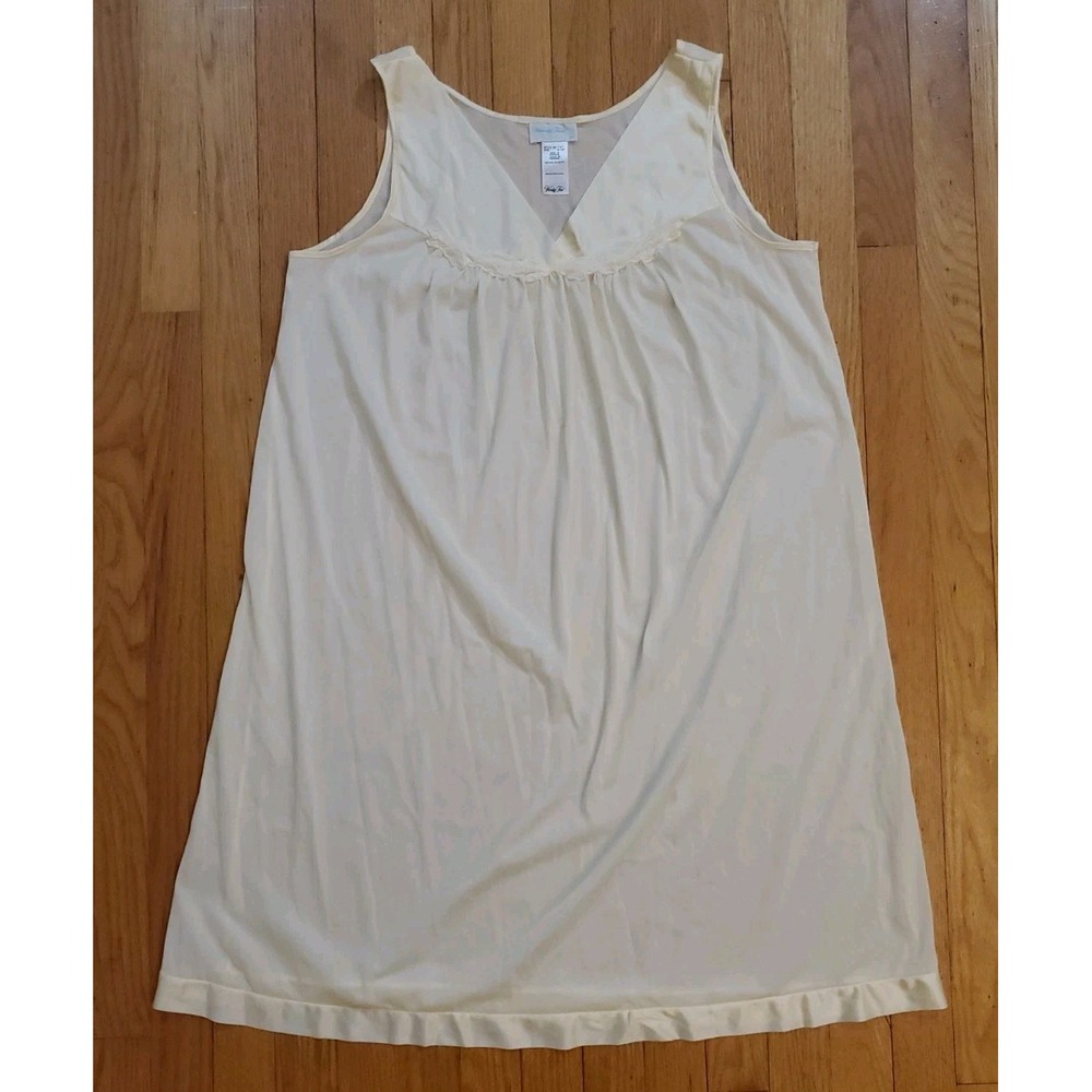 Vanity Fair Coloratura Soft Yellow Nylon Chemise Nightgown Size M Style 30-107